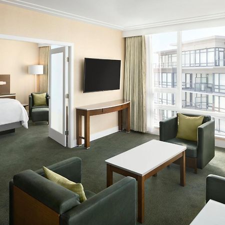 The Westin Wall Centre, Vancouver Airport Ричмонд Экстерьер фото