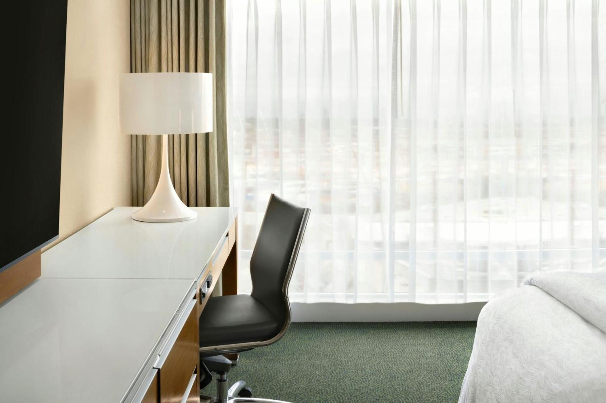 The Westin Wall Centre, Vancouver Airport Ричмонд Экстерьер фото