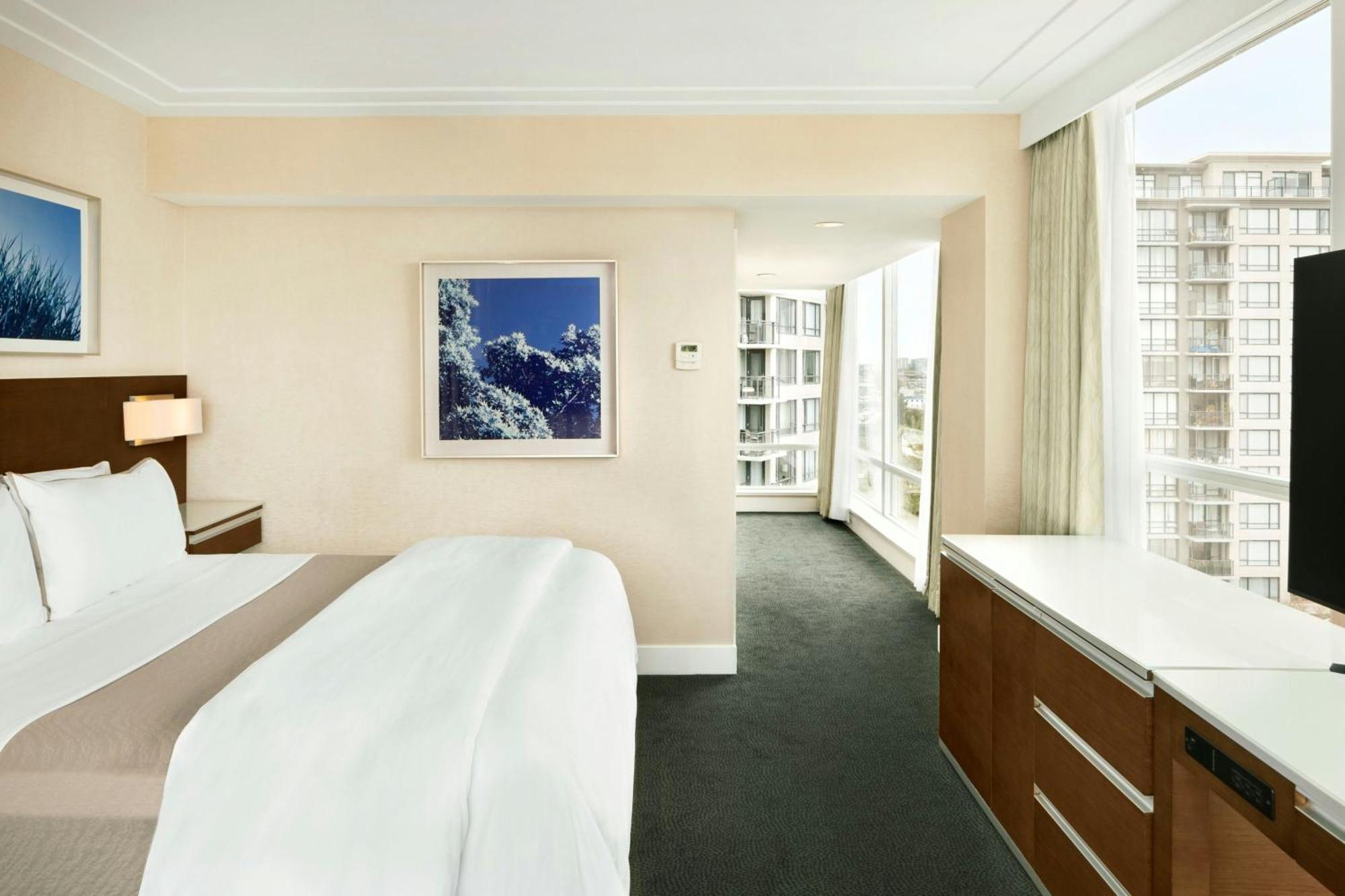 The Westin Wall Centre, Vancouver Airport Ричмонд Экстерьер фото